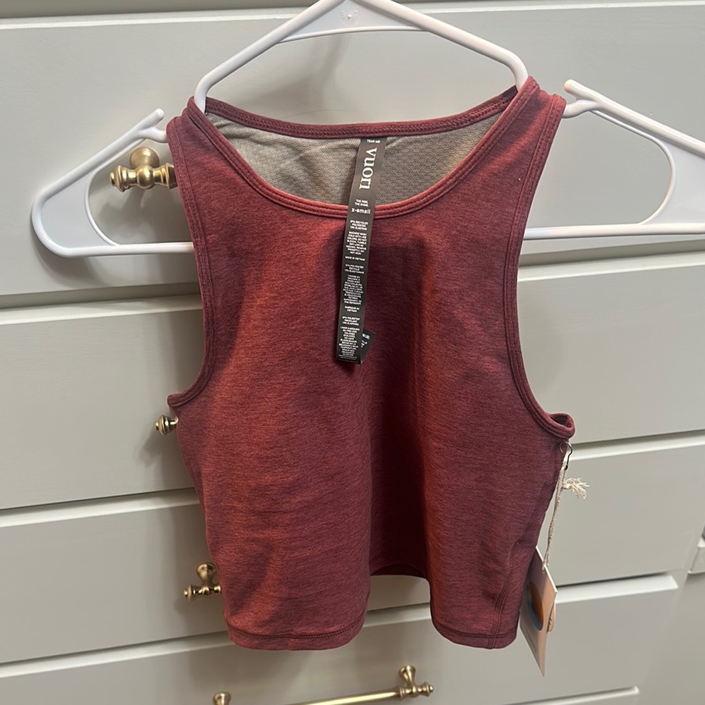 Vuori Red Fitted Crop Tank Top